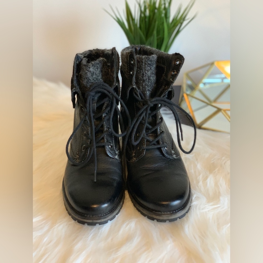 (108)Steve Madden Black/Grey Ankle Boots